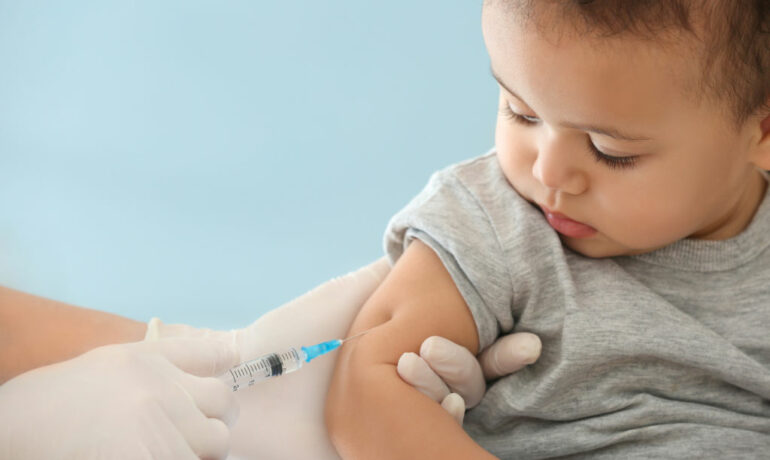 vaccination-chez-les-enfants-service-pédiatrie-cabinet-curatia-à-forest-uccle-ixelles-st-gilles